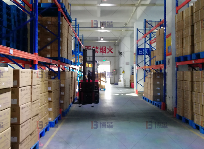 有序的倉(cāng)庫(kù)管理及標(biāo)識(shí)，發(fā)貨和收貨通過倉(cāng)庫(kù)集中配送。
